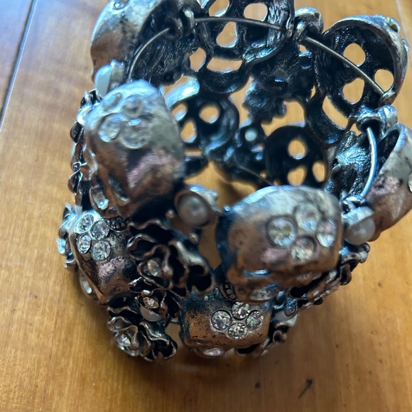 NWOT Beautiful Skull Bracelet 2.5” Tall - Picture 3 of 3